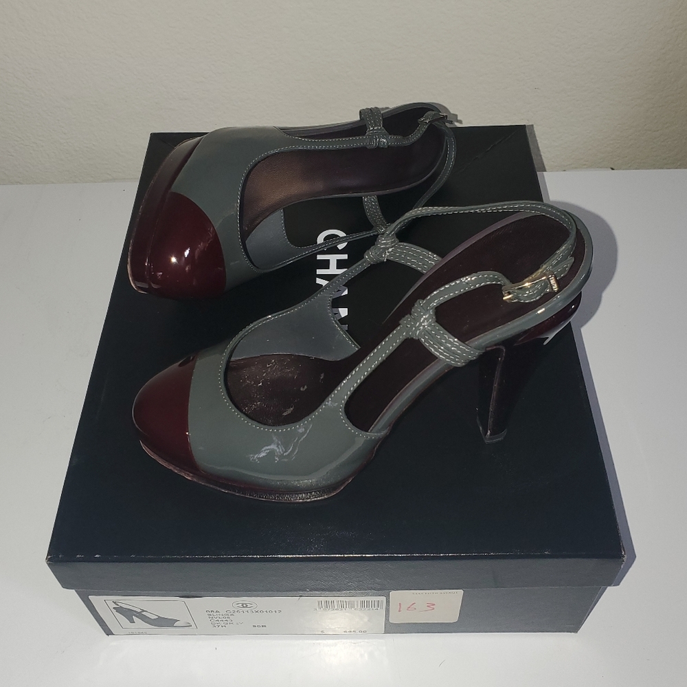 👀 CHANEL cap toe slingback heels pumps 🔥